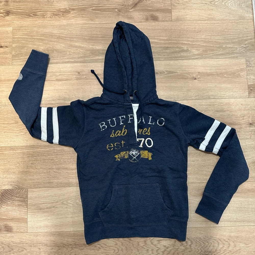 Used Buffalo Sabres Women’s Hoodie size Medium